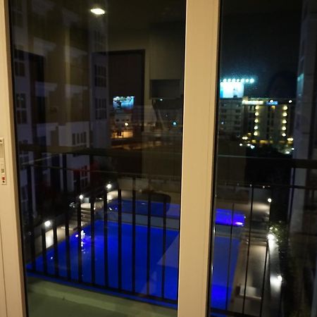 Pool View Room The Prio Chiang Mai Exteriör bild