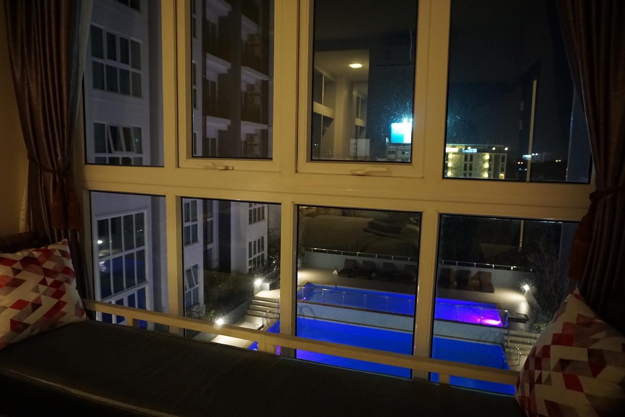 Pool View Room The Prio Chiang Mai Exteriör bild