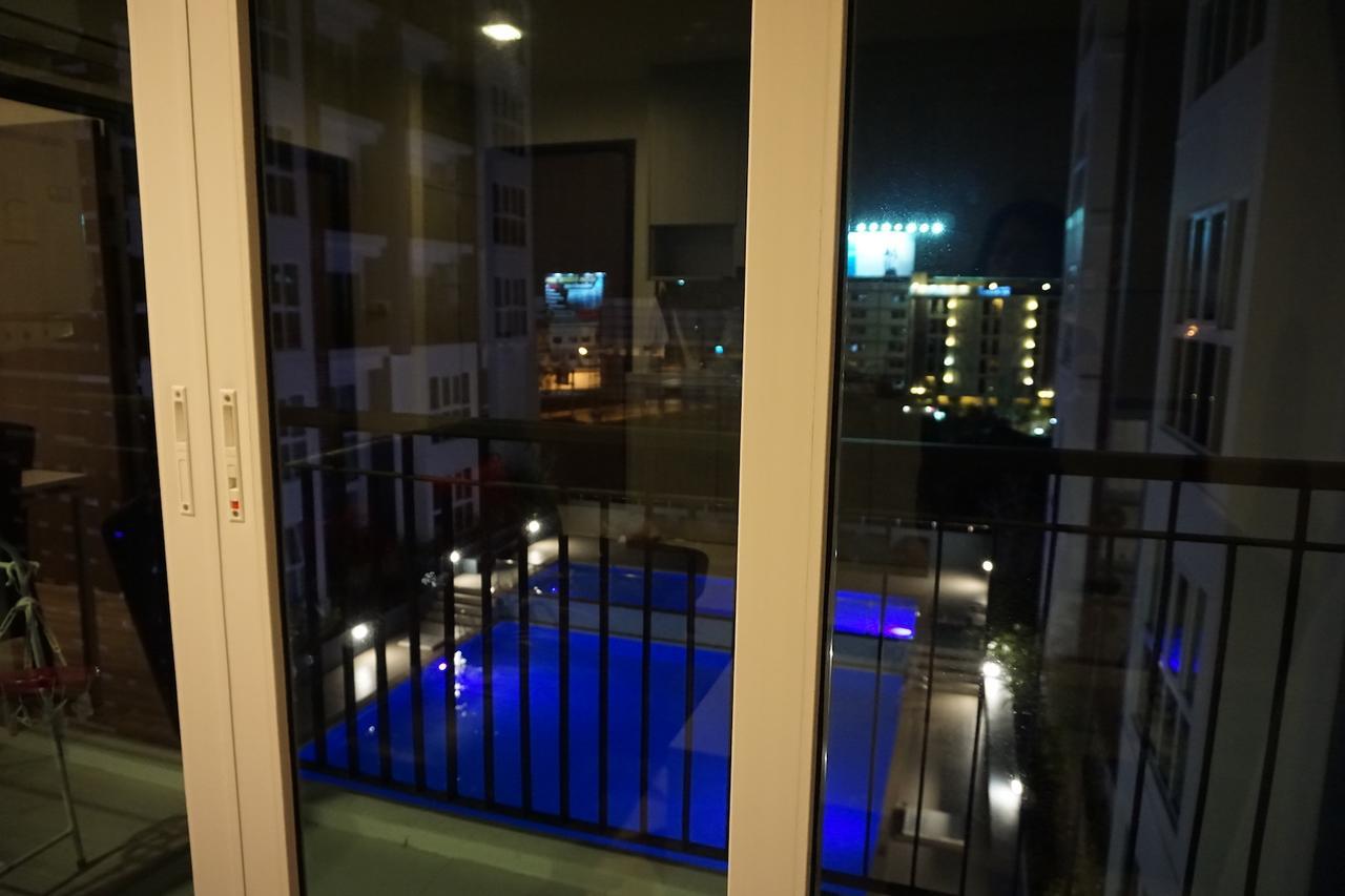 Pool View Room The Prio Chiang Mai Exteriör bild